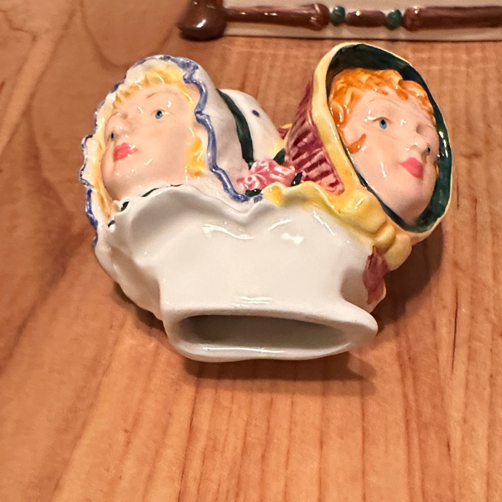 Vintage Dept 56 two sisters tea/coffee pot with four cups - Picture 12 of 16